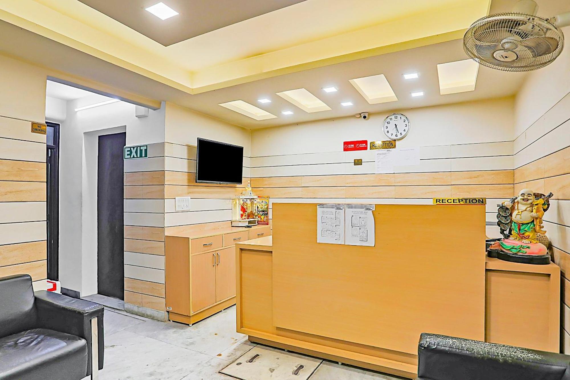 Capital O 84115 Hotel Sun Villa Nuova Delhi Esterno foto